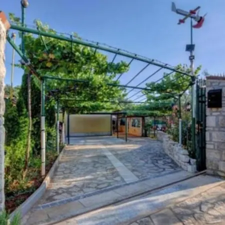 Mandulera Villa Peroj Exterior photo